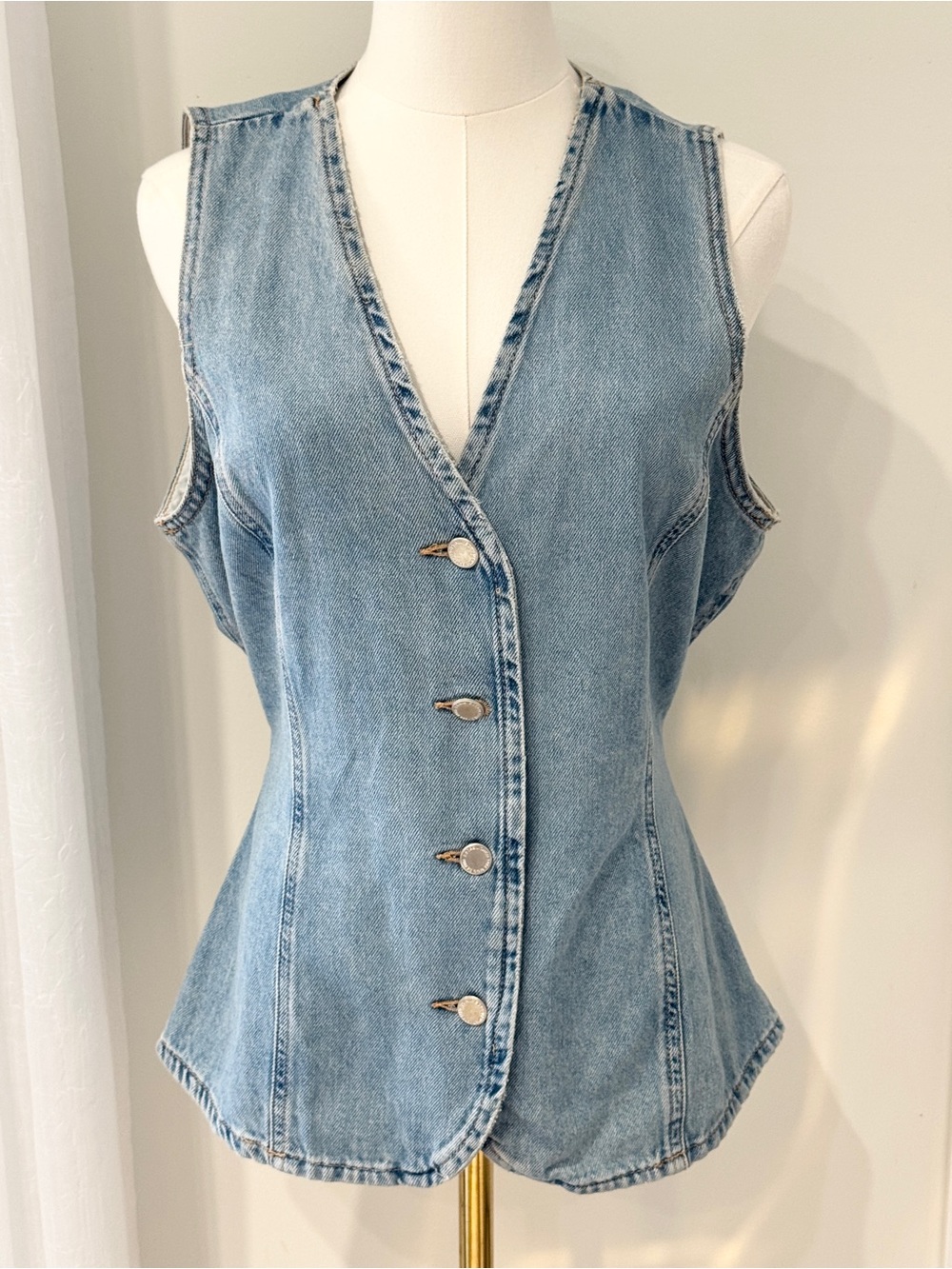 MANGO Sleeveless Light Blue Denim Button-Front Top / L